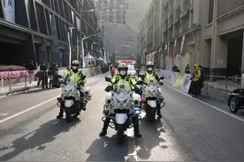 苏河半马今日开跑 普陀警方全力护航图片