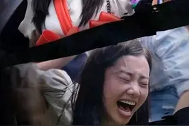 被拐26年后回家父母已双亡 杨妞花索赔不为钱：希望人贩子得到严惩图片