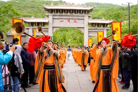 游仙山、品美食、赏民俗……曲阜九仙山“三月三”庙会挺热闹图片