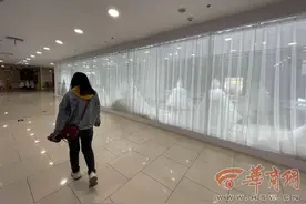婚纱照套餐包含免费租礼服 新婚夫妻选完衣服却要收1299元图片