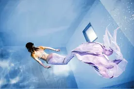 集自由潜、蹼泳、瑜伽、舞蹈、花样游泳于一身 你也可以成为美人鱼图片