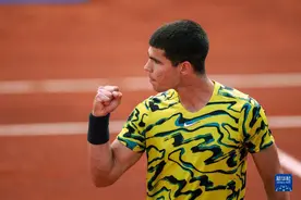 巴塞罗那公开赛：阿尔卡拉斯晋级四强图片