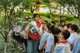 杜鹃花可以吃吗，枫树果实为什么长翅膀，杭州半山这座迷你植物园里找答案图片