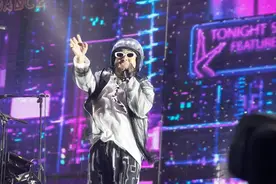 成功挑战体育馆演出，康姆士乐队巡演首站广州完美收官图片