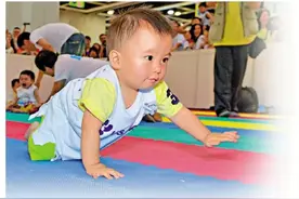 家庭月入三万不敢生娃？香港生育率全球最低图片