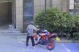 老人故意推倒摩托车，拒不赔偿后去世……最新进展来了图片