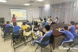 “亲邻影院”开播！龙华油松社区开展青少年生命教育观影活动图片