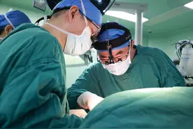 他，12岁，人工心脏植入 浙江的这次创纪录意味着什么？图片