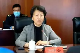 政观察|护士变局长，女贪官上演“奇葩操作”图片