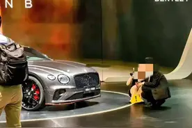 三问“上海车展宾利女销售不雅照”事件，是否被造黄谣也该有个说法图片