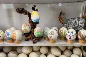 鸵鸟蛋壳上的“艺术雕”图片