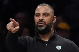 NBA | 火箭新帅选中乌度卡 能力没问题场外别整事儿图片