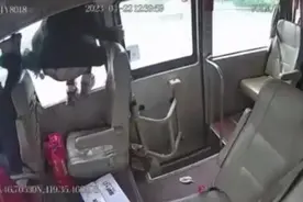 男子高速上跳车，警方回应图片