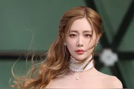 《海洋传奇》亮相北影 克拉拉人鱼造型性感又惊艳图片