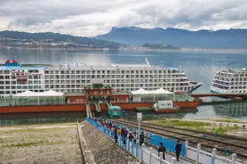 长江三峡旅游升温  一季度客运港游客量翻倍图片