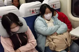 “特种兵式旅游”火了！主打坐火车过夜！图片
