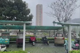 同一小区，为何充电桩一样收费却不一样？物业这样回应图片