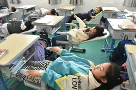 从“趴”变“躺”  杭州建德48所学校3.4万余名学生午睡更舒心图片