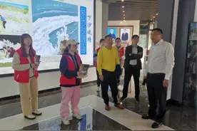 “红马甲”服务杭州猪头角驿站，观潮最佳地有了另一道风景图片