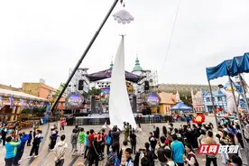 好戏上场！“五一”去长沙世界之窗看实景剧《乌龙山剿匪记》图片