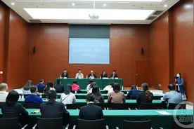单位不安排工作、不让打卡，又以旷工为由辞退，员工该怎么办？图片