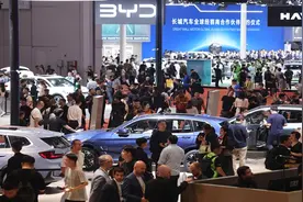 比亚迪在国补 “断奶”后依然大赚，一季度净利润同比增长逾四倍图片