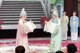 上海越剧《梁山伯与祝英台》岛城上演，小剧场戏曲艺术节致敬经典图片