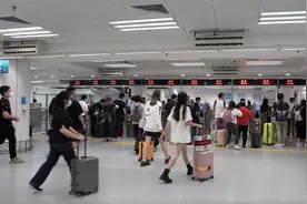 香港入境处：“五一”假期预计约461万人次进出香港，罗湖将是最繁忙口岸图片