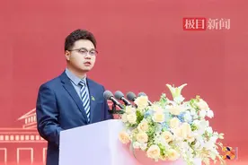 为了参加校庆，他奔赴3000余公里回汉“省亲”图片