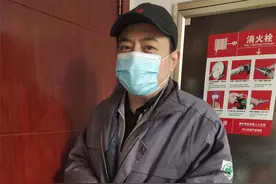 青岛好人丨多搭了“把手”，巧开故障锁！这位物业好员工利用废弃工具，帮业主解燃眉之急图片