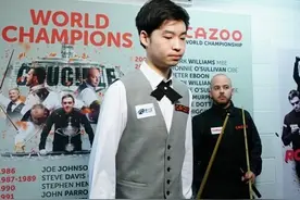 斯佳辉世锦赛半决赛连输五局怒捶球桌，14-10暂时领先图片