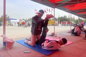 策力体育：多种赛后拉伸可满足100名跑友同时赛后放松图片