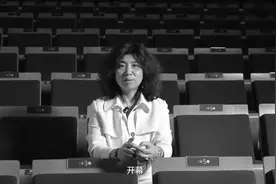 中女爱舞台｜辛芷蕾主演爆款舞台剧《初步举证》中文版，听导演周可说…图片