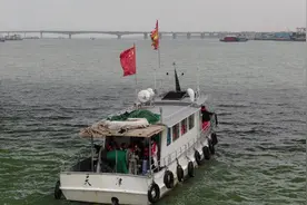 一眼爱上你  游客看滨城丨向海乐活节：“五一”北塘出海游 坐船观海吃烧烤图片