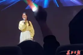 师生合唱《有我》燃爆全场，高中生音乐节致敬多彩青春图片