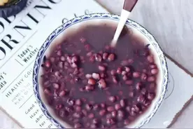 煮红豆薏米粥，改掉两个错误习惯，祛湿效果更好，脾胃也更舒服图片