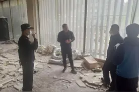 装修破坏承重结构，普陀城管及时查处解民忧图片