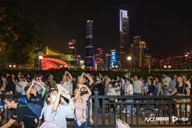 广州“五一”市内处处人山人海，广州塔成最热打卡地图片