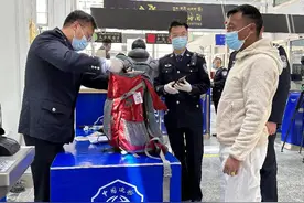 西藏普兰口岸恢复双向人员往来图片