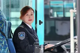 公交女司机刘蕾：安全行车80余万公里，运送300多万乘客图片