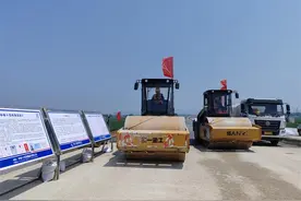 假期不停工 泰东高速公路施工二标项目继续“加速跑”图片