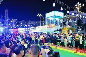 “烟火气”点燃夜经济！鹤城区城北街道嫩溪垅网红夜市升级重开图片