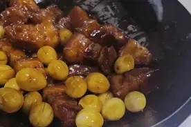 只需2步，“烹”然心动的江南红烧肉即可出锅！图片