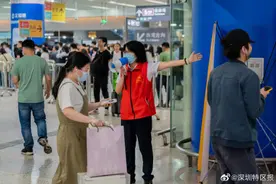 深圳地铁全线网延长运营时间 安全顺畅保障“五一”返程高峰图片