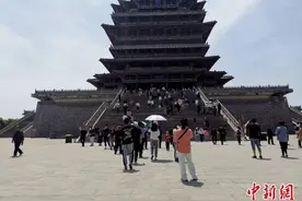 鹳雀楼景区游客激增  永济政府开辟1500个免费停车位图片