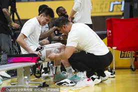 张镇麟23分辽宁男篮逆转浙江东阳光，将半决赛拖入抢五大战图片