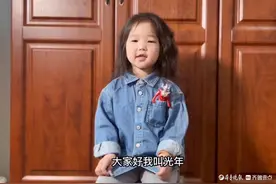 5岁男孩为癌症患儿留3年长发，男孩：我想做超级英雄，超帅图片