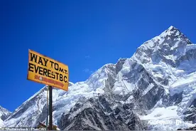 每到夜间珠峰冰川深处就爆发阴森恐怖的声音，原因令人吃惊图片