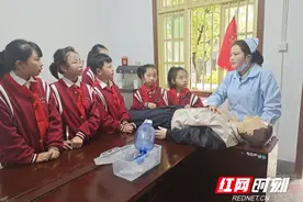 莲塘小学开展“寻访中国好医生，争做爱国好少年”社会化实践活动图片