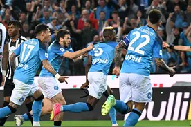 时隔33年再夺意甲冠军，那不勒斯梦回马拉多纳时代图片